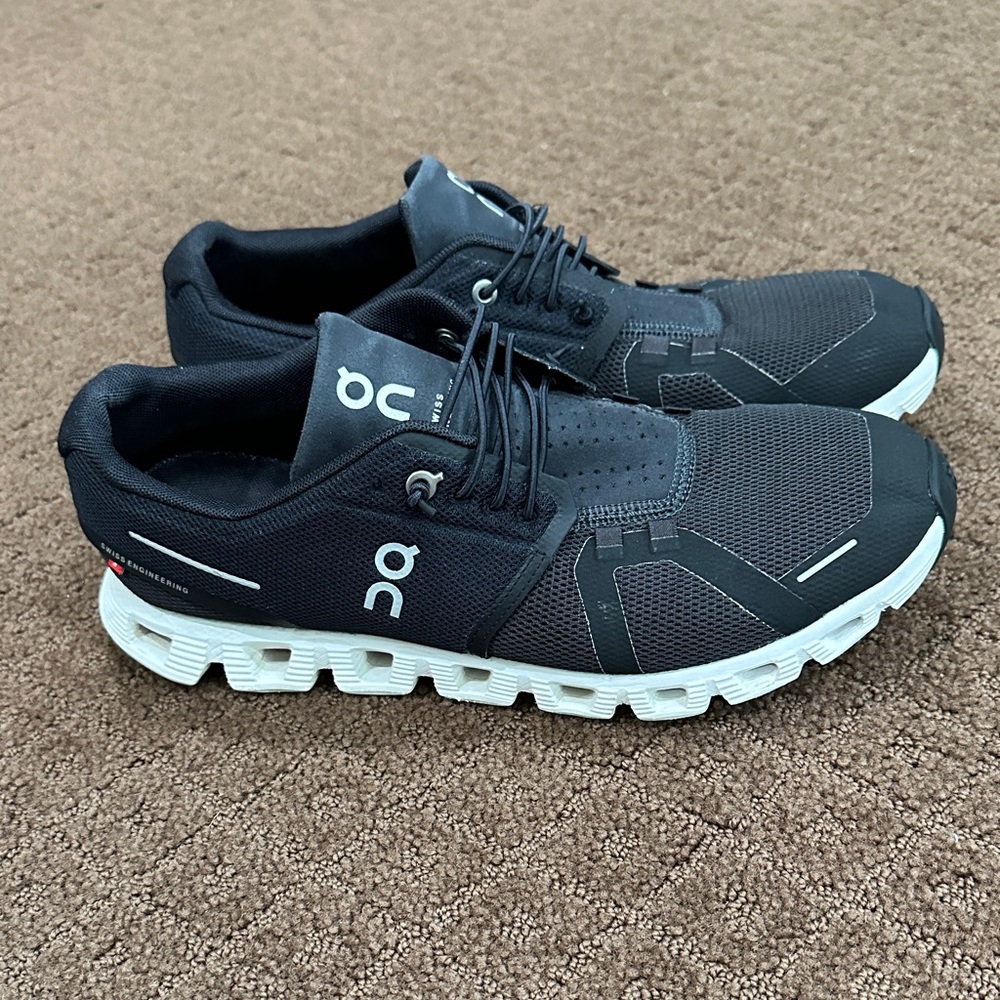 On Running Cloud 6 Men's Black and White Athletic Shoes